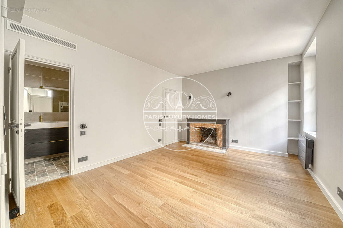 Appartement à PARIS-2E