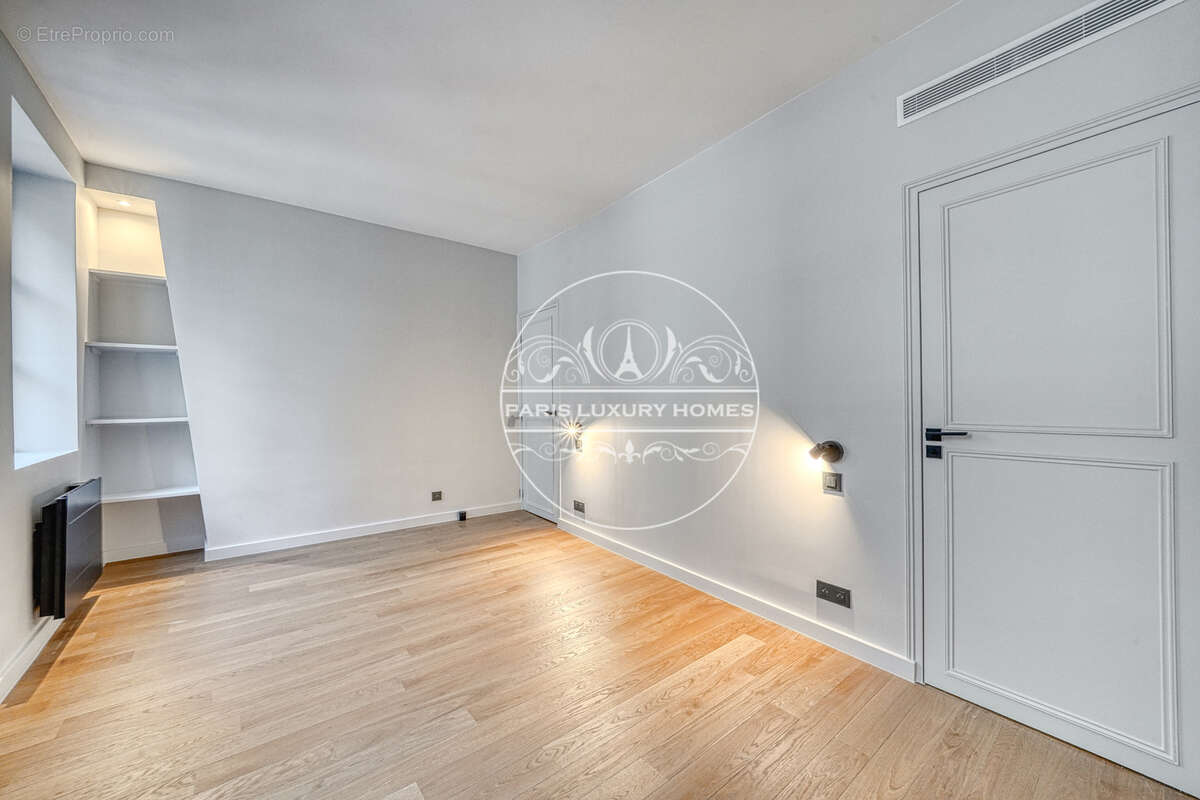 Appartement à PARIS-2E