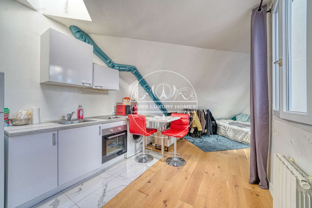 Appartement à PARIS-8E