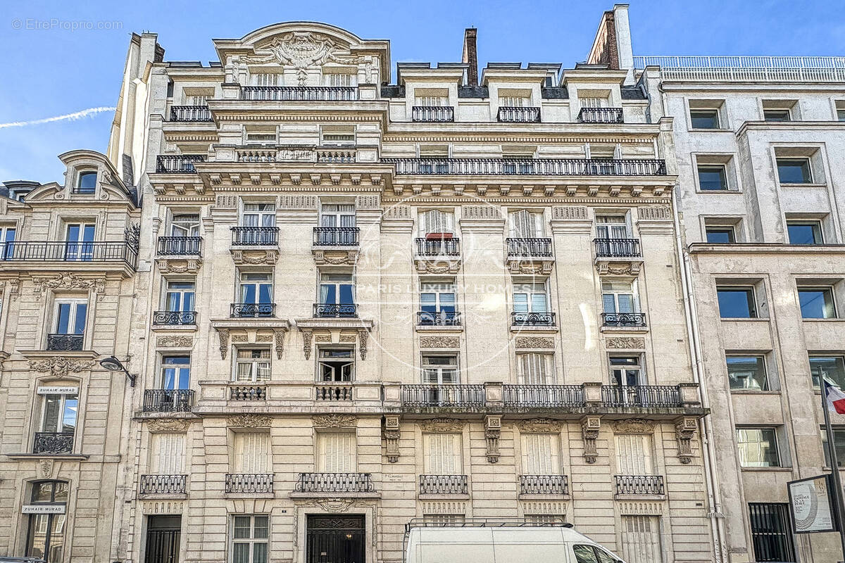 Appartement à PARIS-8E