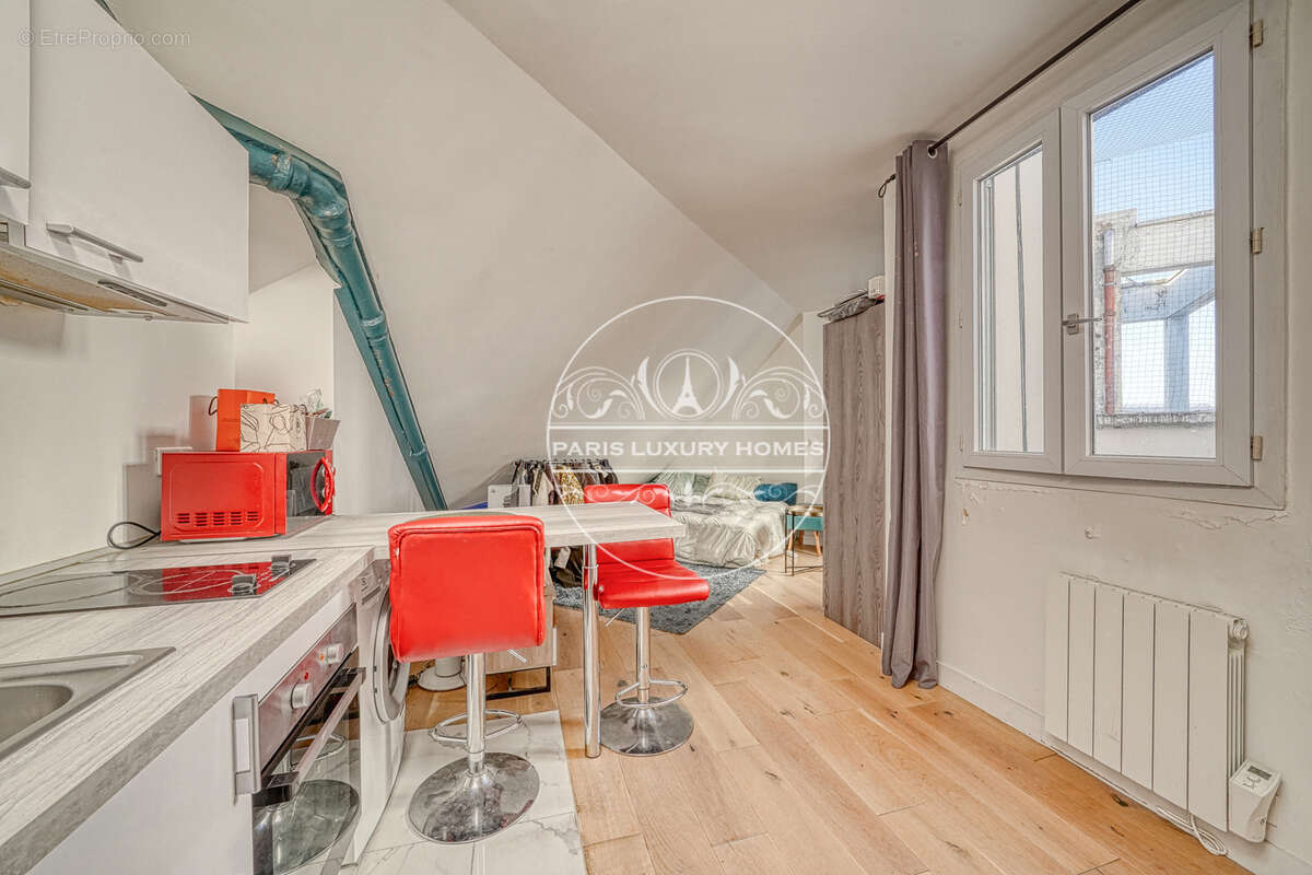 Appartement à PARIS-8E