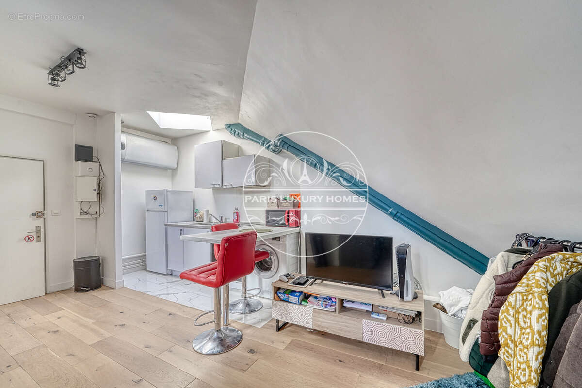 Appartement à PARIS-8E