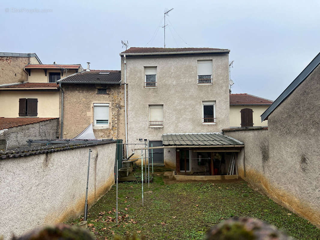 Appartement à NEUVES-MAISONS