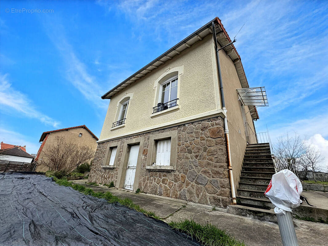 Maison à MONTLUCON