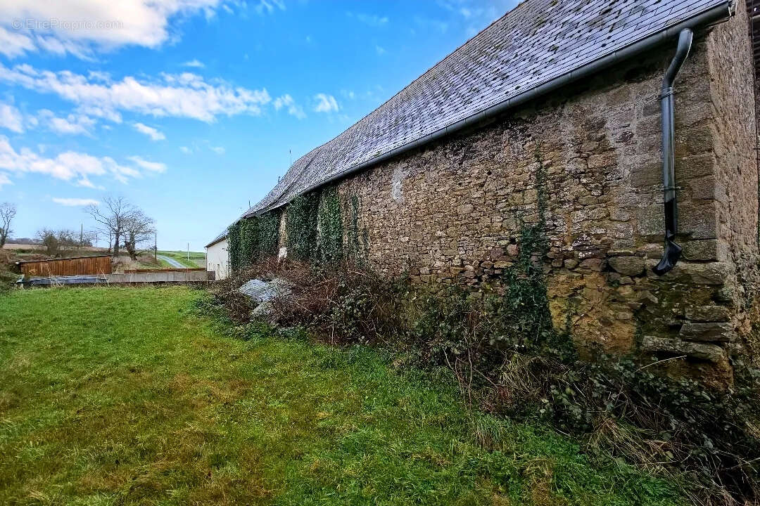 Maison à BAZOUGES-LA-PEROUSE