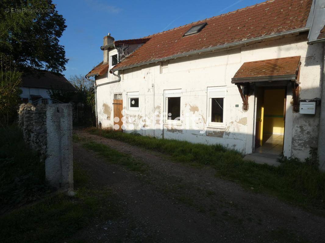 Maison à SAINT-GERMAIN-DE-SALLES