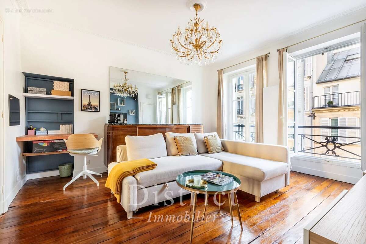 Appartement à PARIS-8E