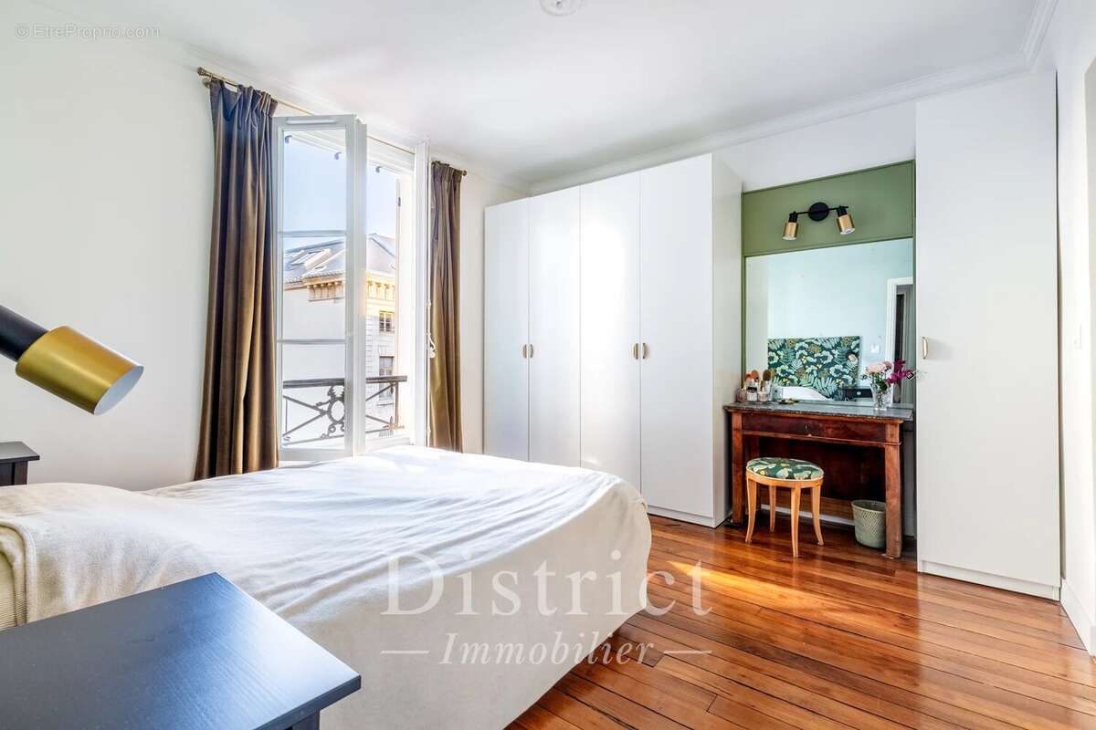 Appartement à PARIS-8E