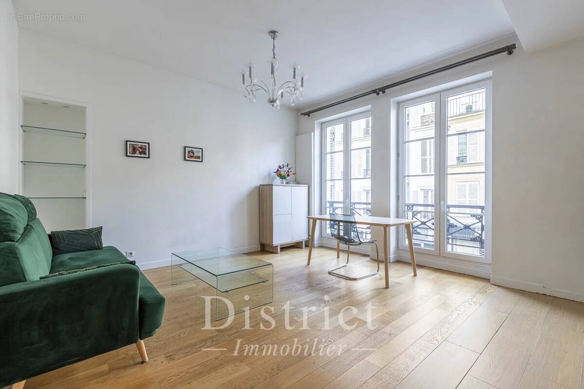 Appartement à PARIS-8E