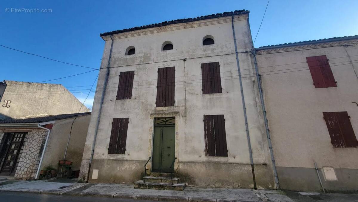 Maison à PORT-SAINTE-MARIE