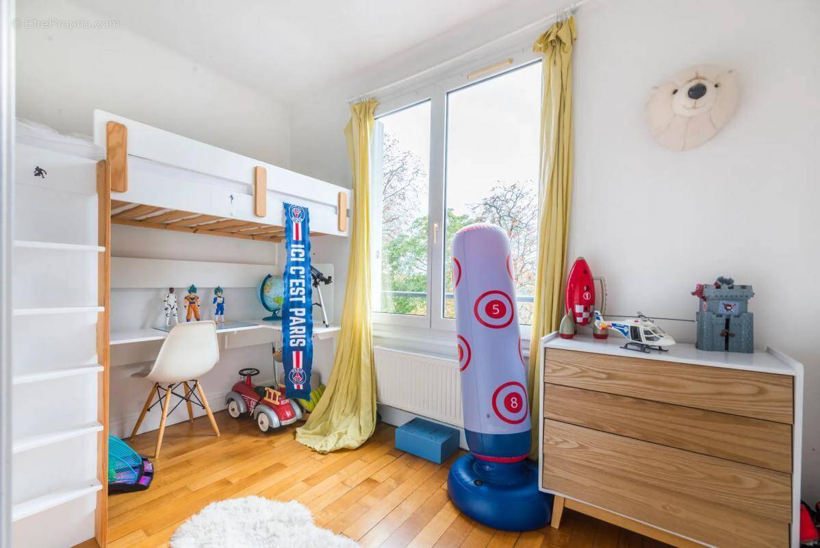 Appartement à SURESNES