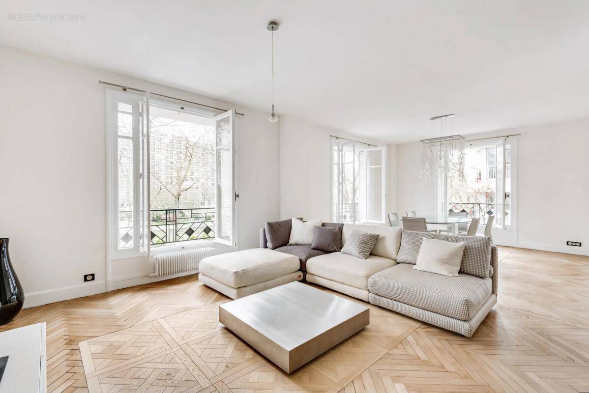 Appartement à PARIS-4E