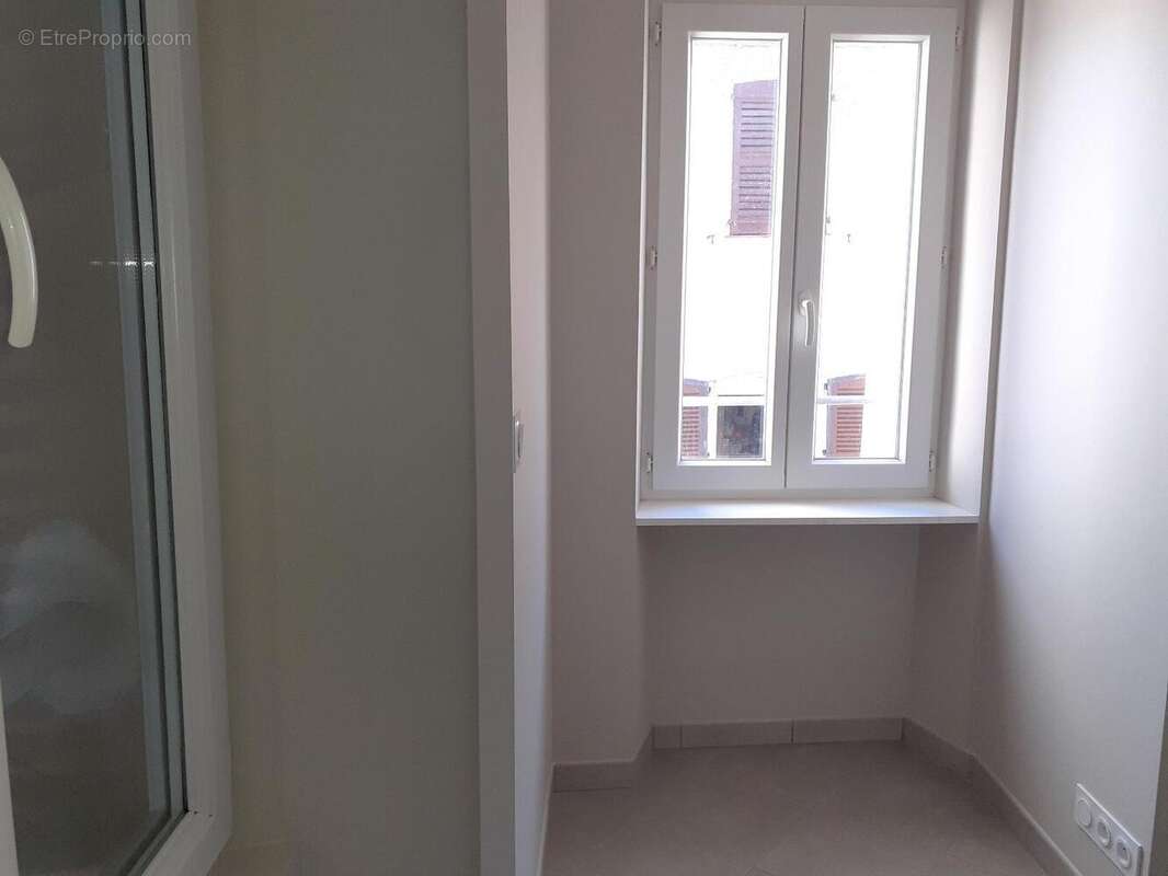   - Appartement à DRAGUIGNAN