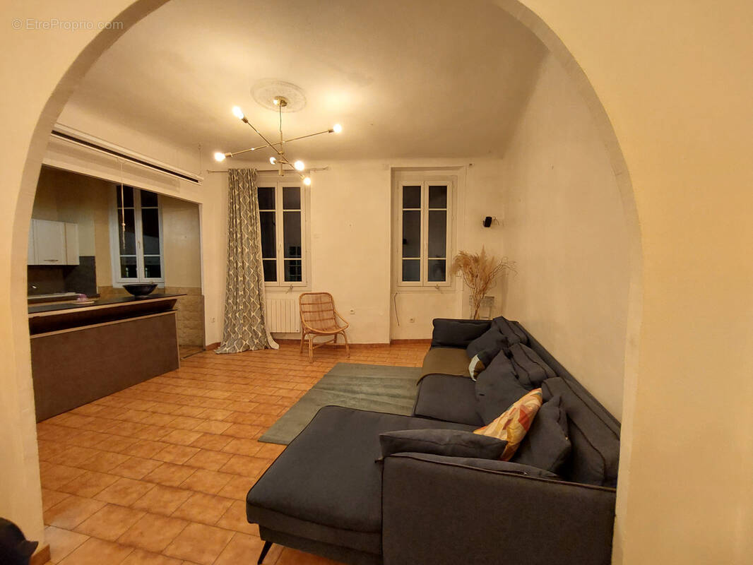 Appartement à MARSEILLE-4E