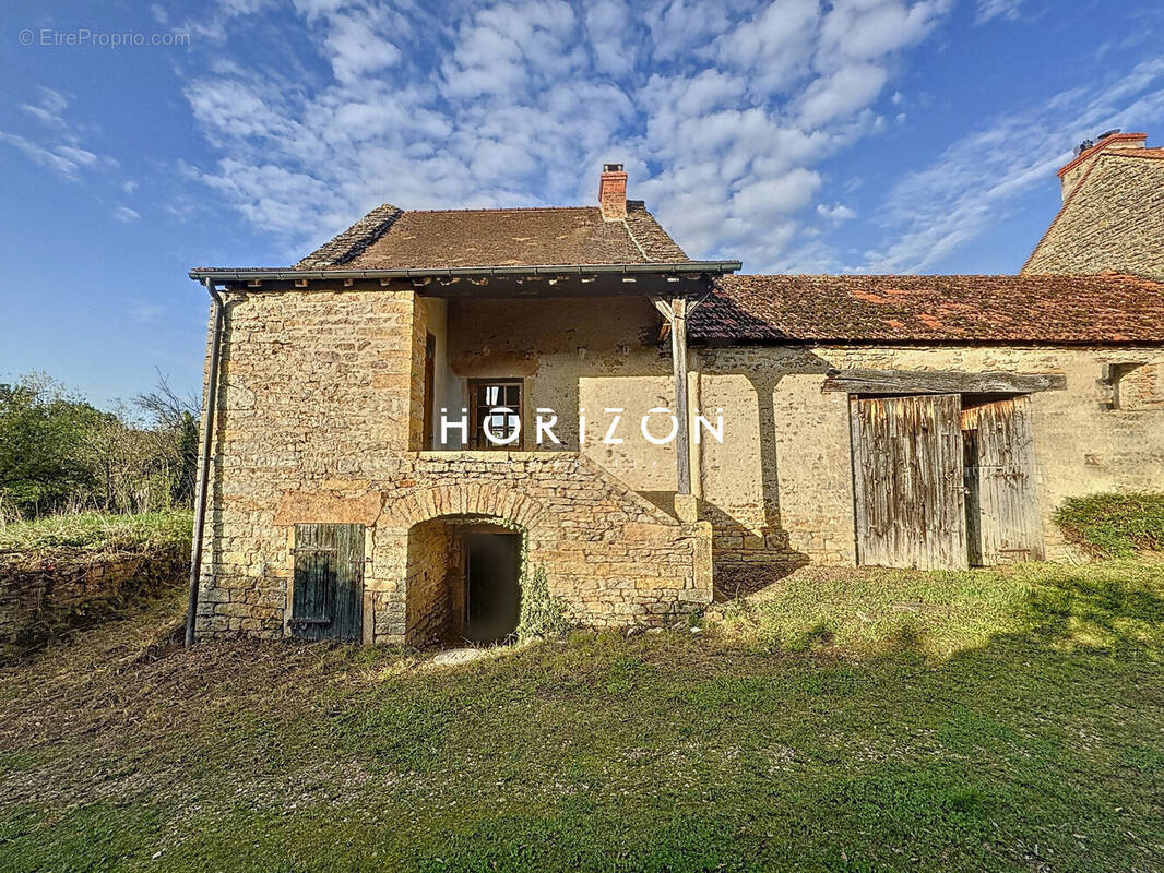 Maison à SIGY-LE-CHATEL