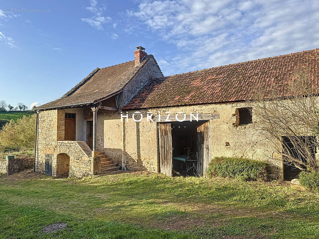 Maison à SIGY-LE-CHATEL