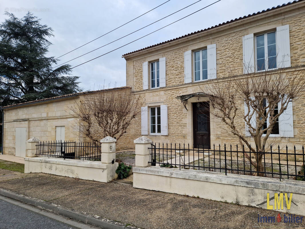 Maison à JUGAZAN