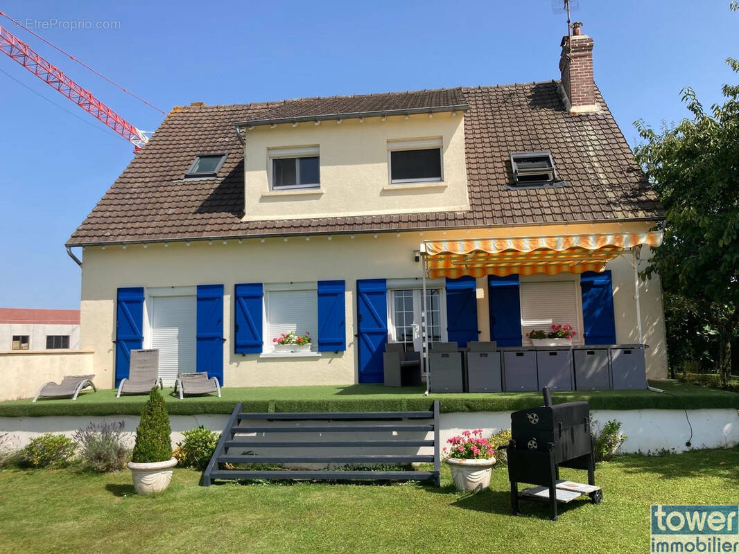 Maison à JOUY-LE-CHATEL