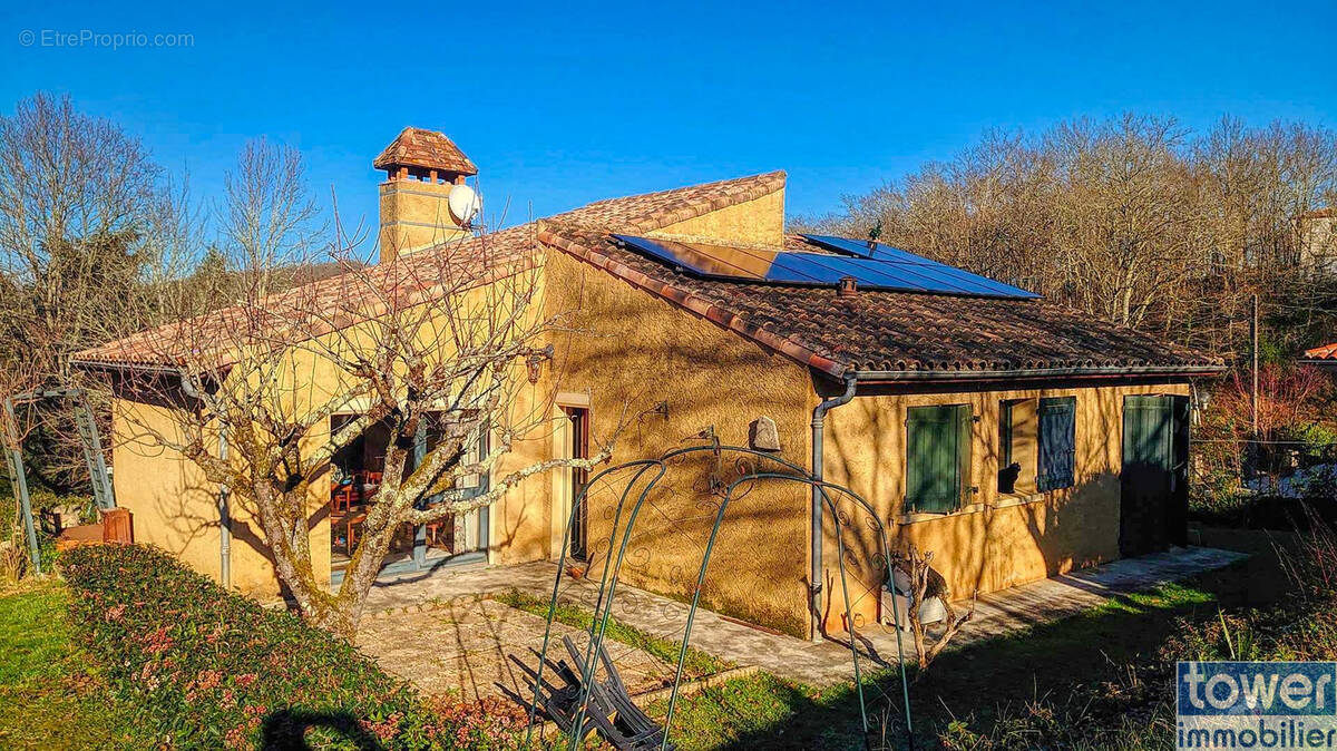 Maison à PUY-L&#039;EVEQUE