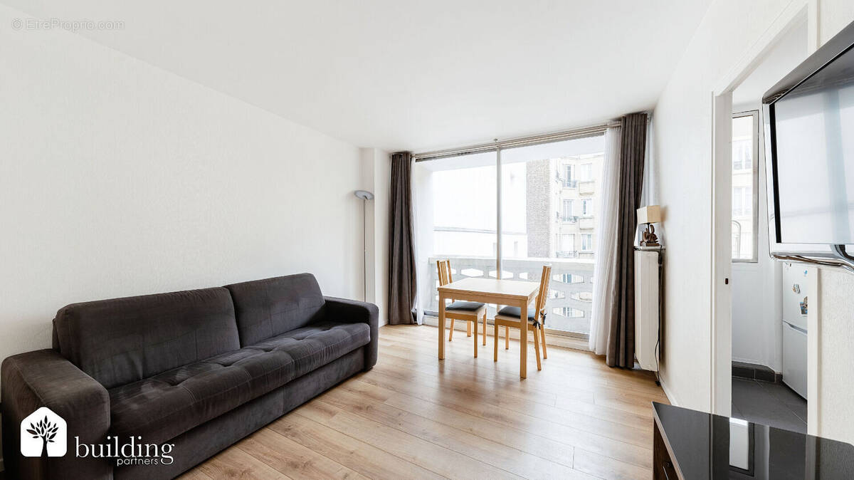 Appartement à COURBEVOIE