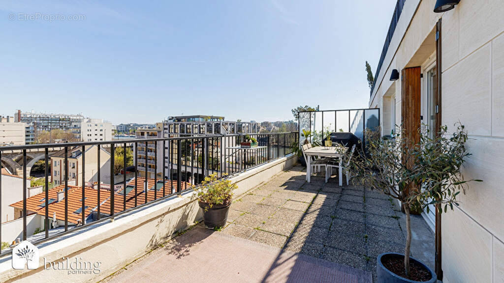 Appartement à COURBEVOIE