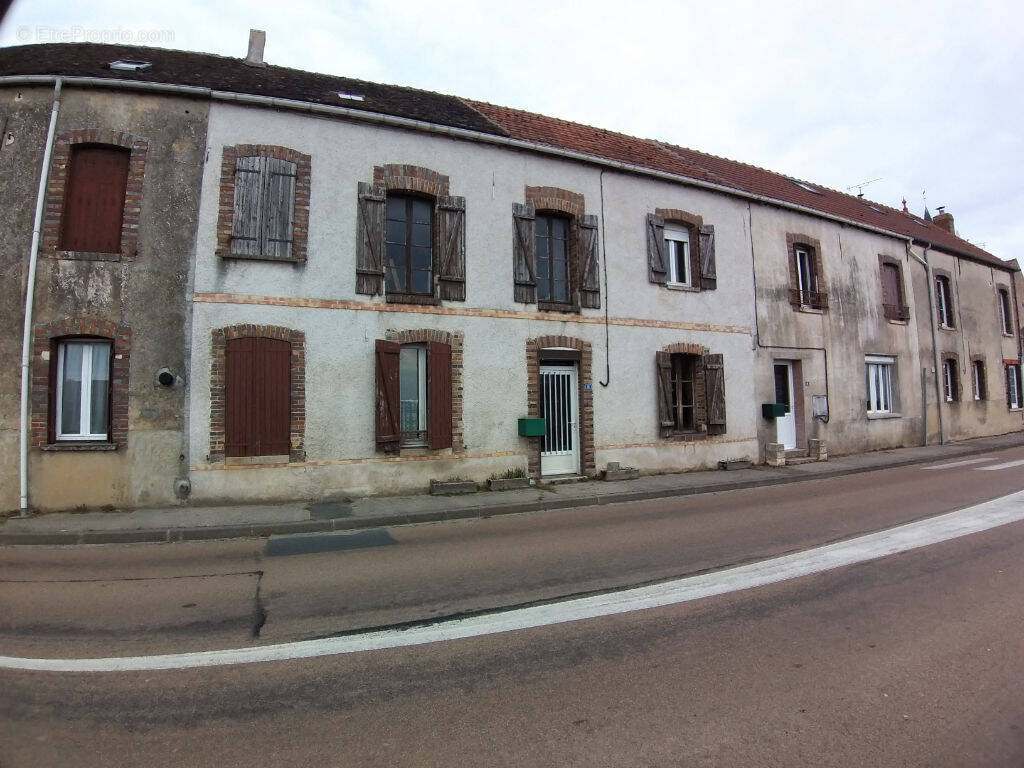 Maison à BUSSY-LE-REPOS