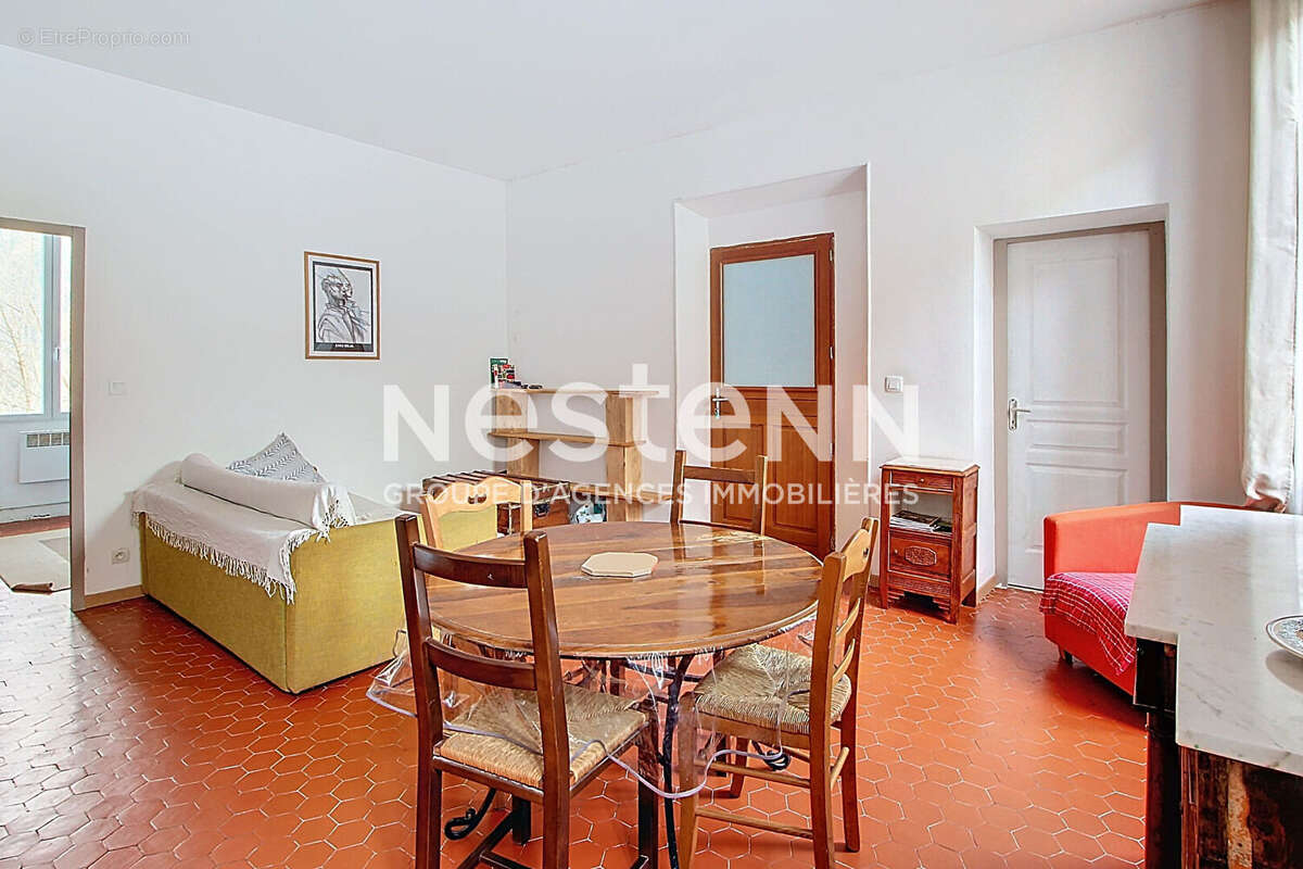 Appartement à SALERNES