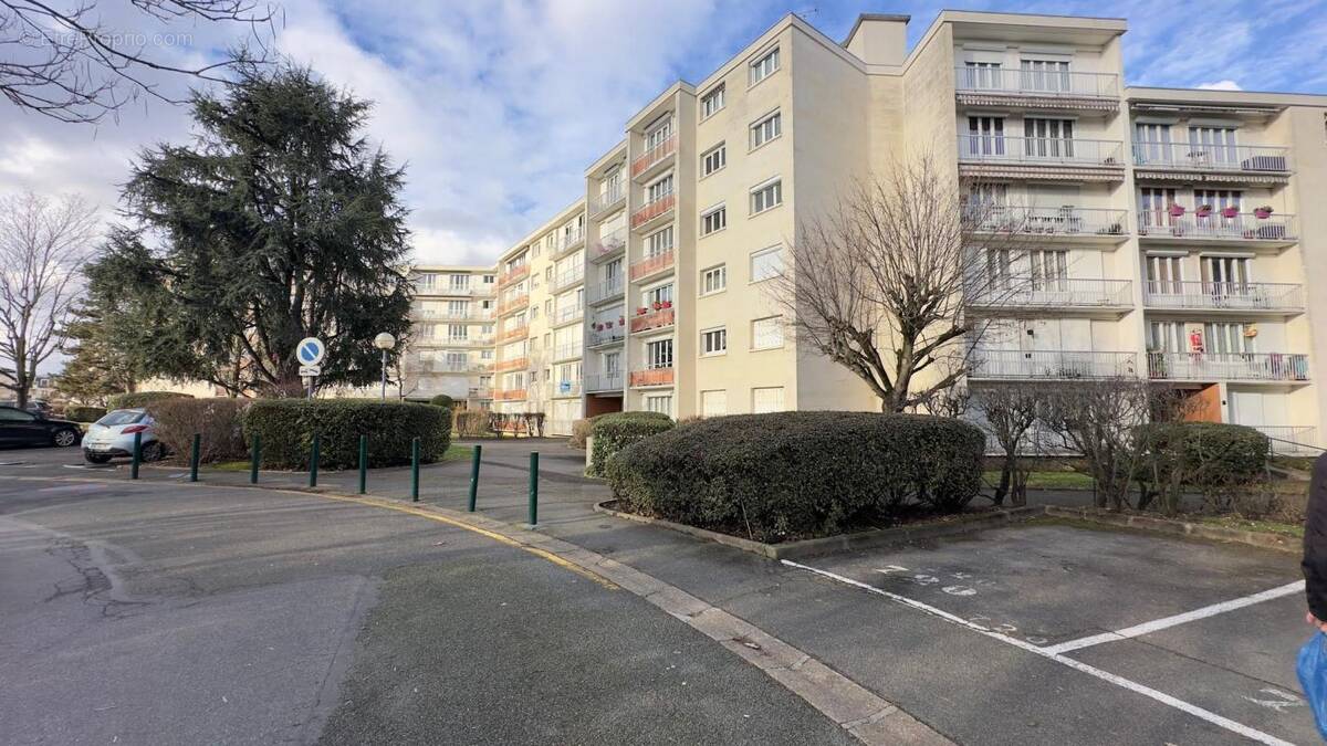 Appartement à ROSNY-SOUS-BOIS