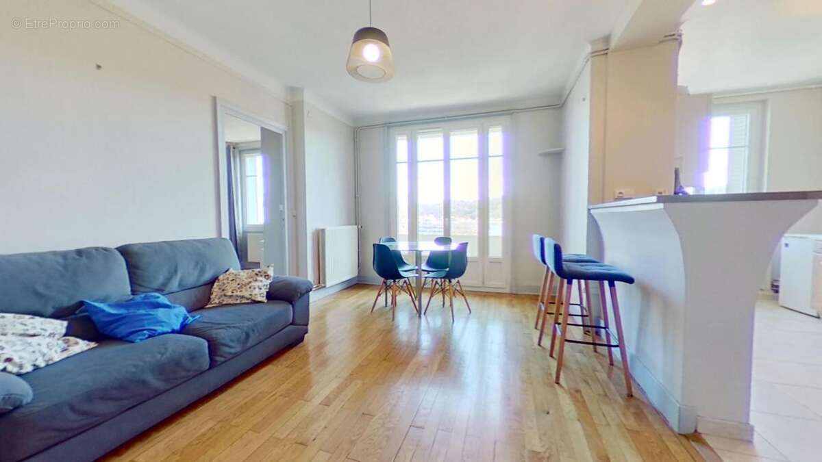 Appartement à LYON-9E