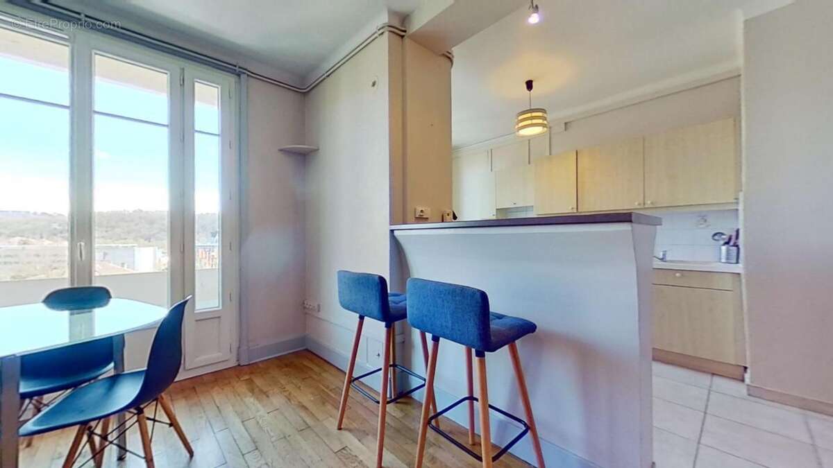 Appartement à LYON-9E