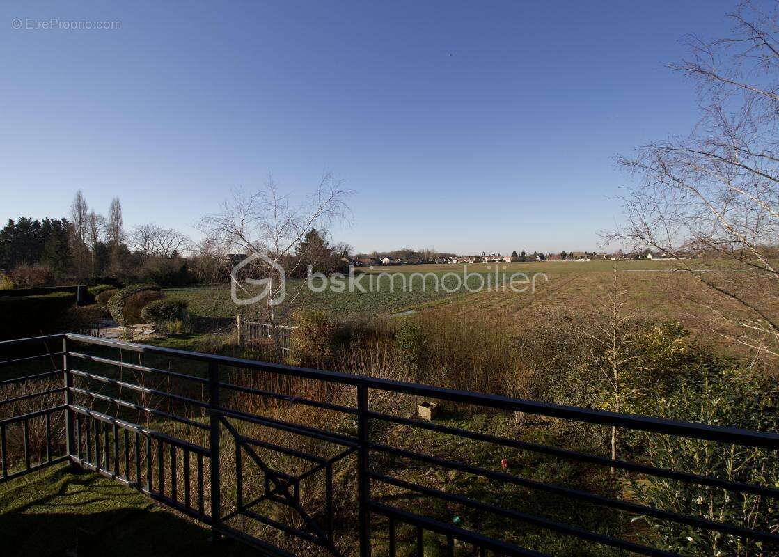 Appartement à LEUDEVILLE