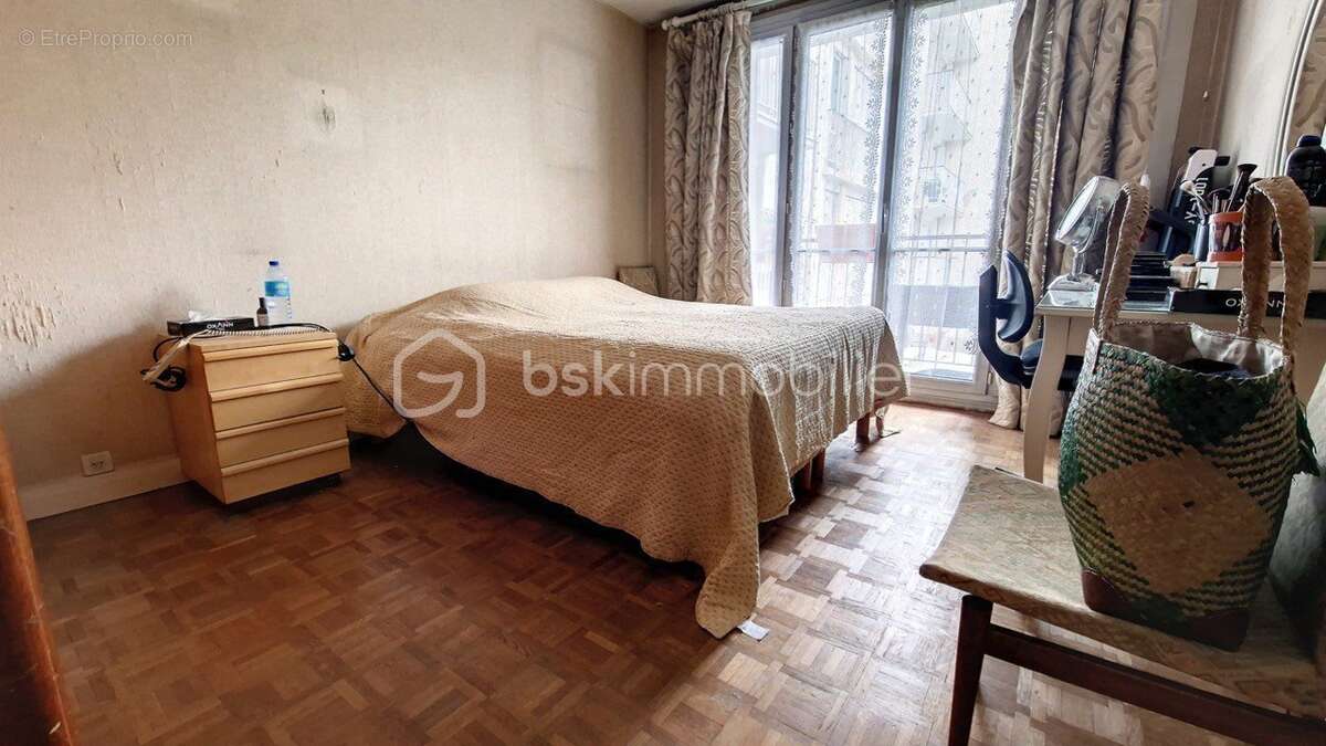 Appartement à PARIS-20E