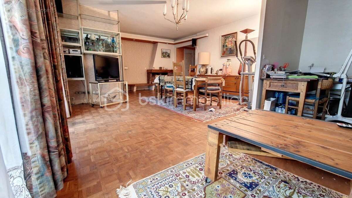 Appartement à PARIS-20E