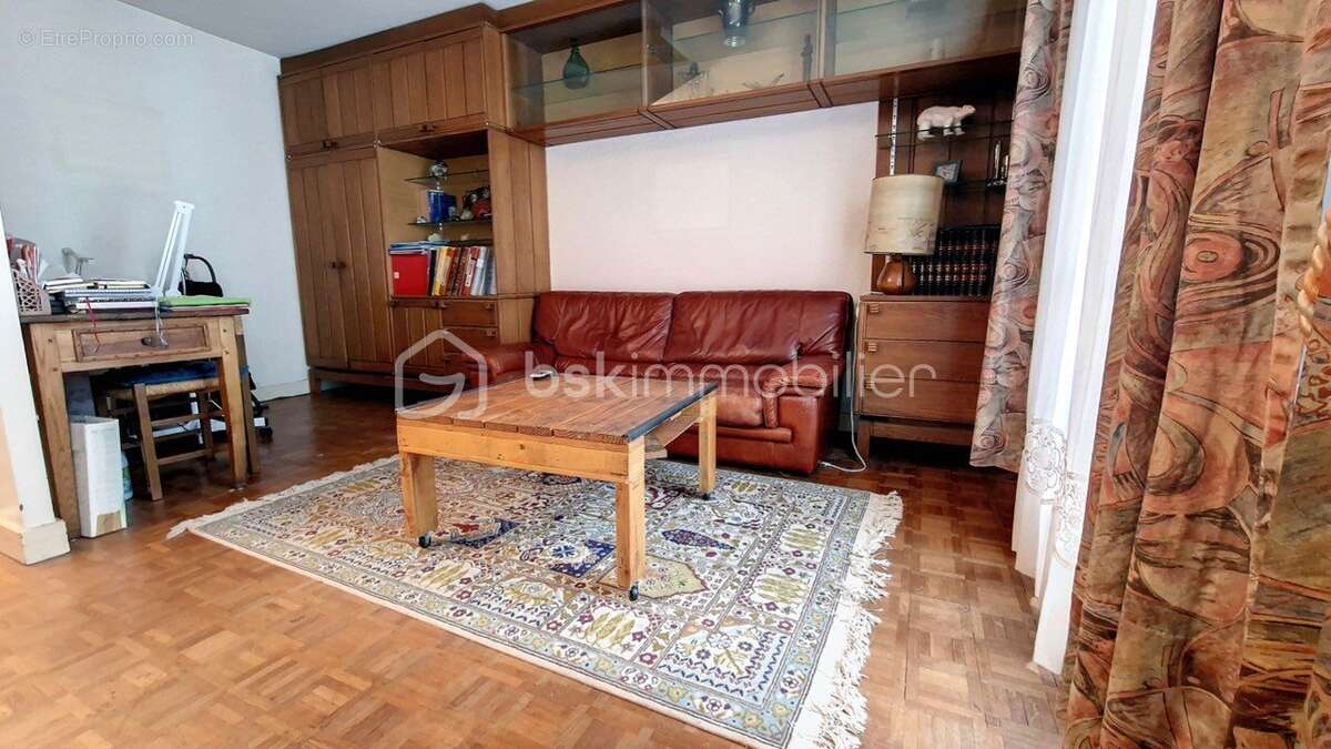 Appartement à PARIS-20E