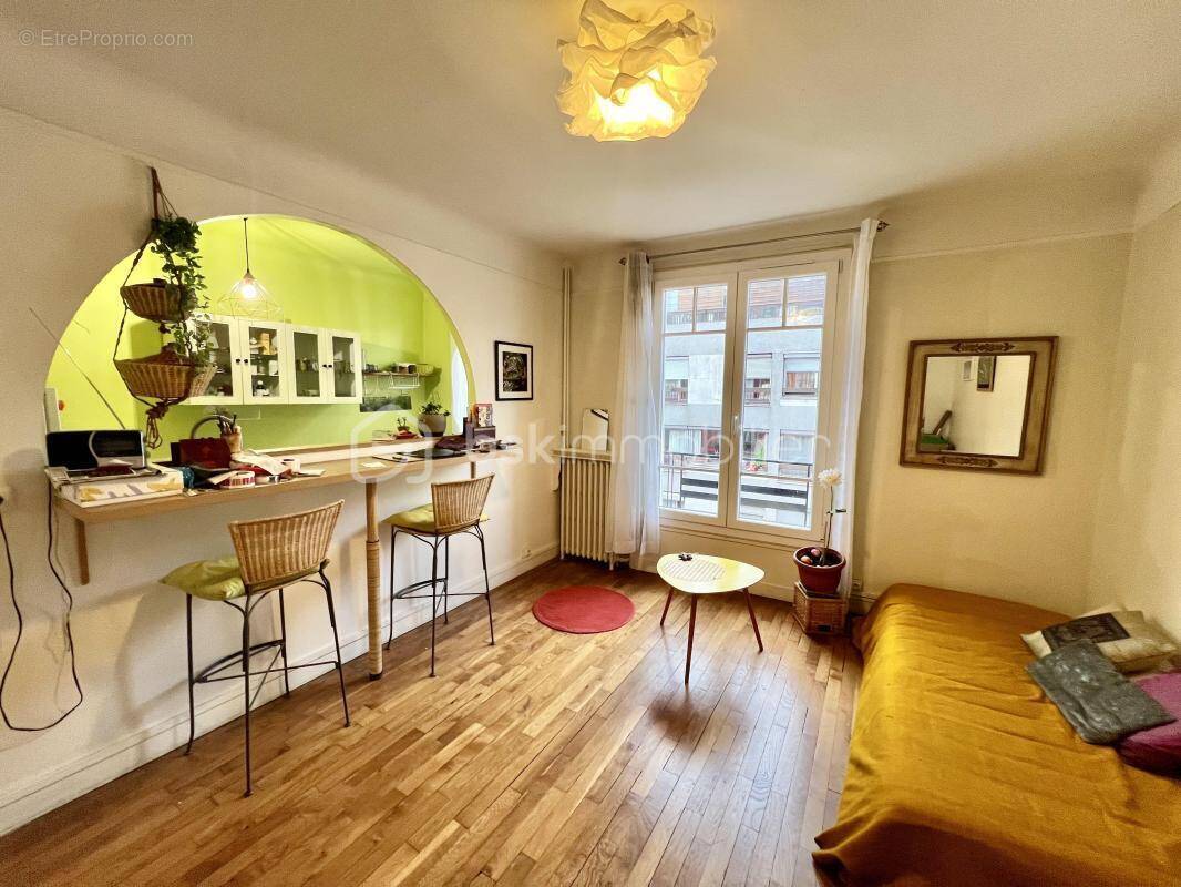 Appartement à PARIS-11E