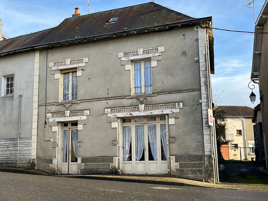 Maison à LE VIGEANT