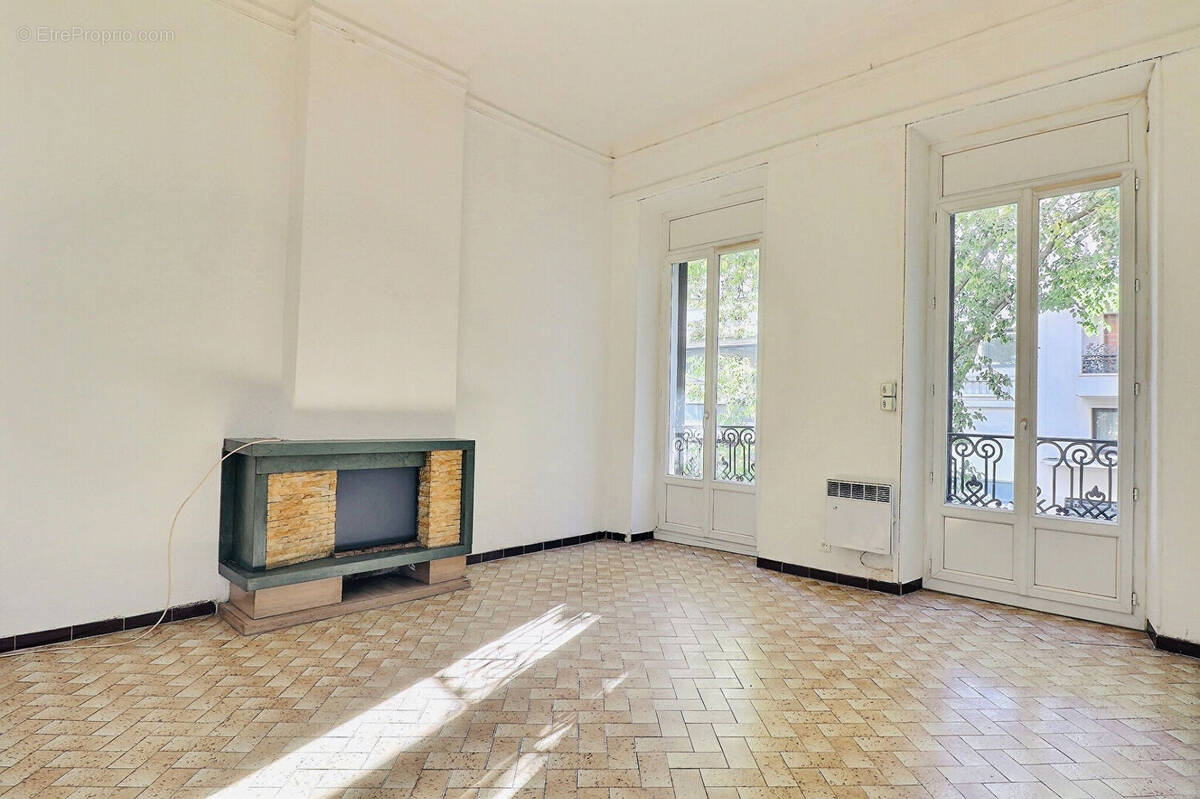 Appartement à MARSEILLE-3E