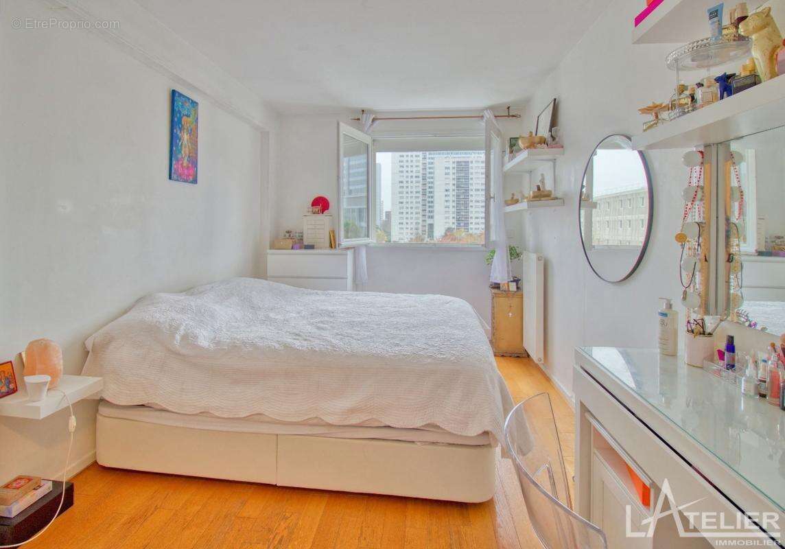 Appartement à LEVALLOIS-PERRET