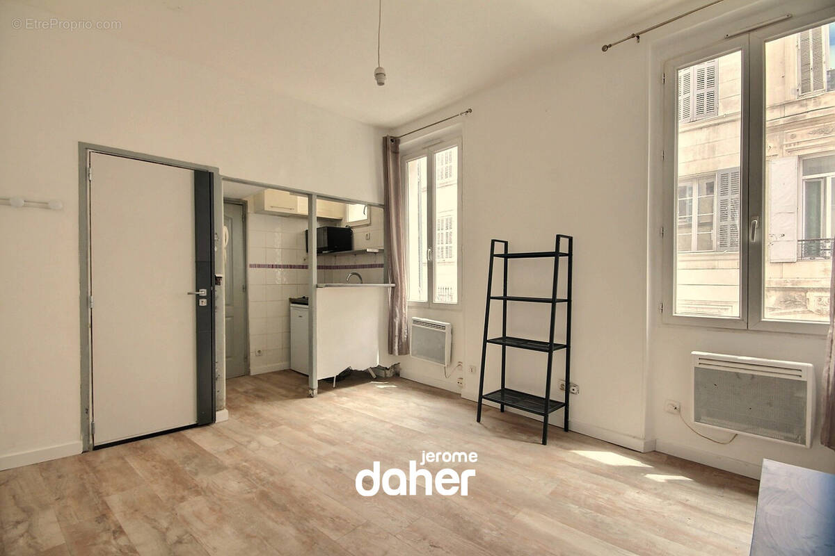 Appartement à MARSEILLE-1E