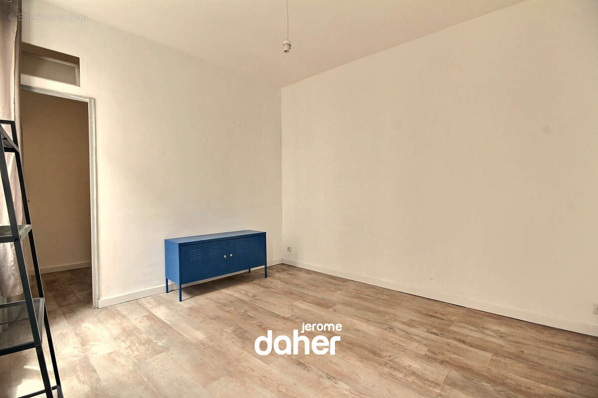 Appartement à MARSEILLE-1E