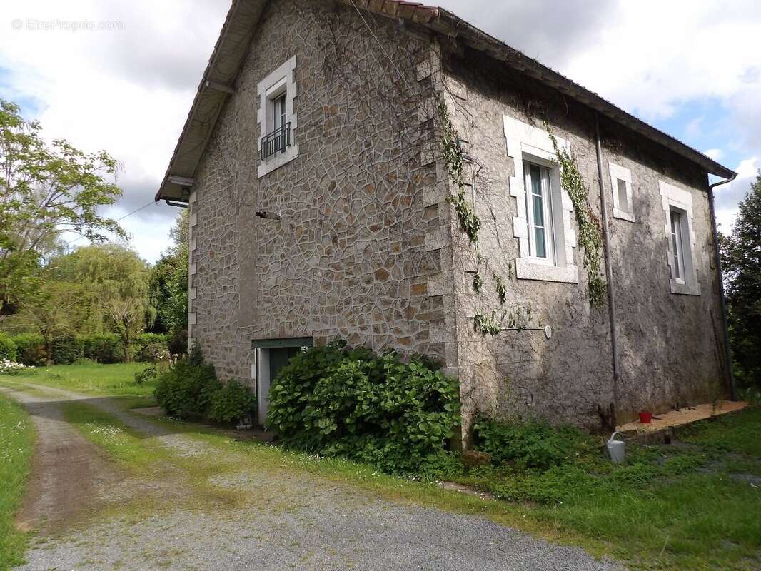 Maison à THIVIERS