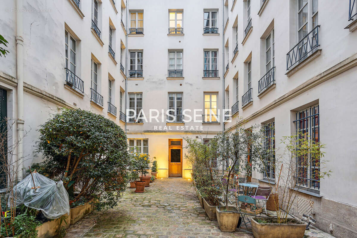 Appartement à PARIS-6E