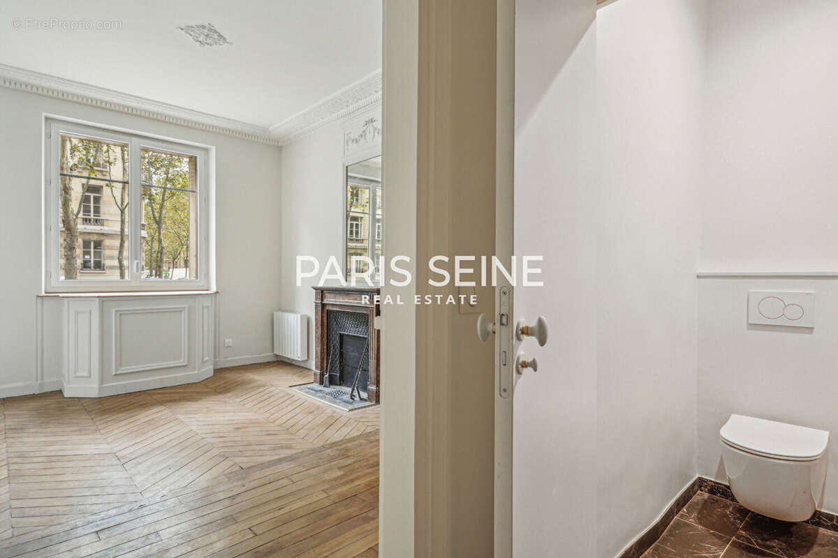 Appartement à PARIS-7E