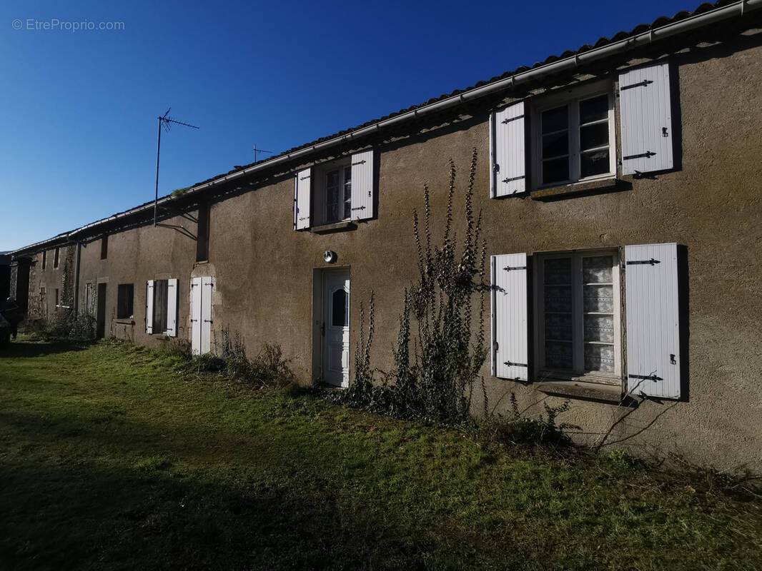 Maison à VENDRENNES