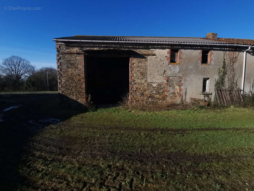 Maison à VENDRENNES