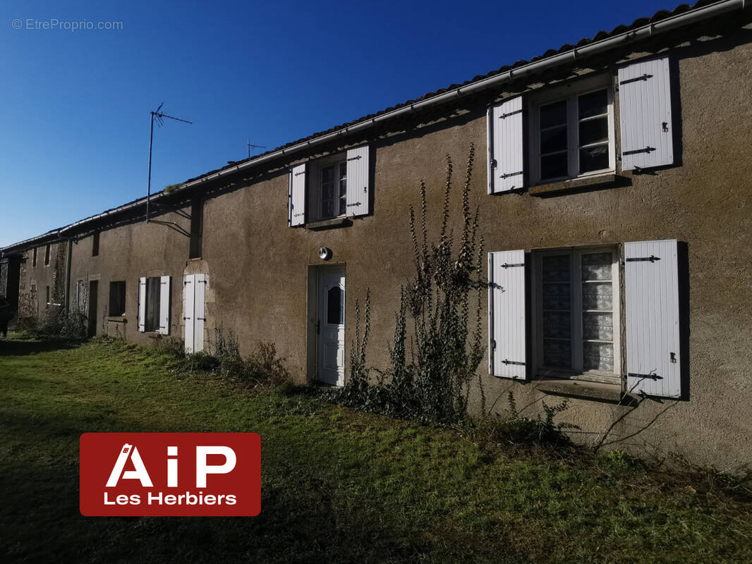 Maison à VENDRENNES