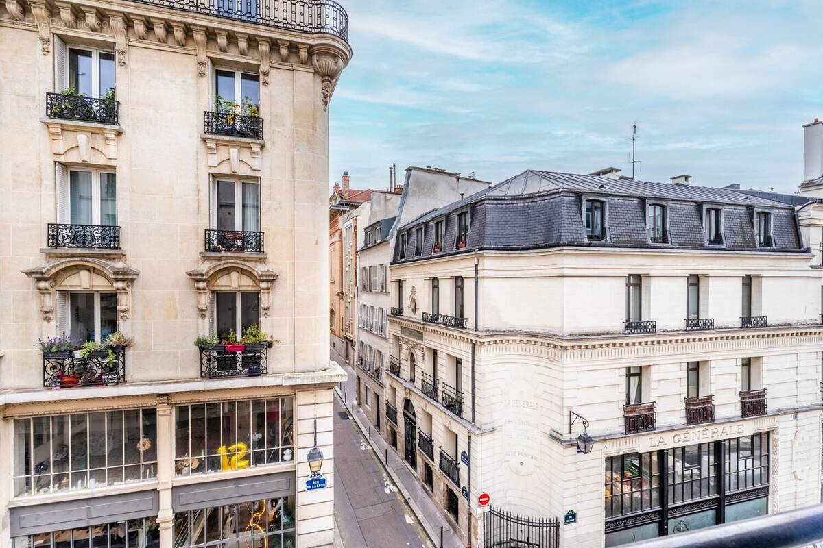 Appartement à PARIS-2E