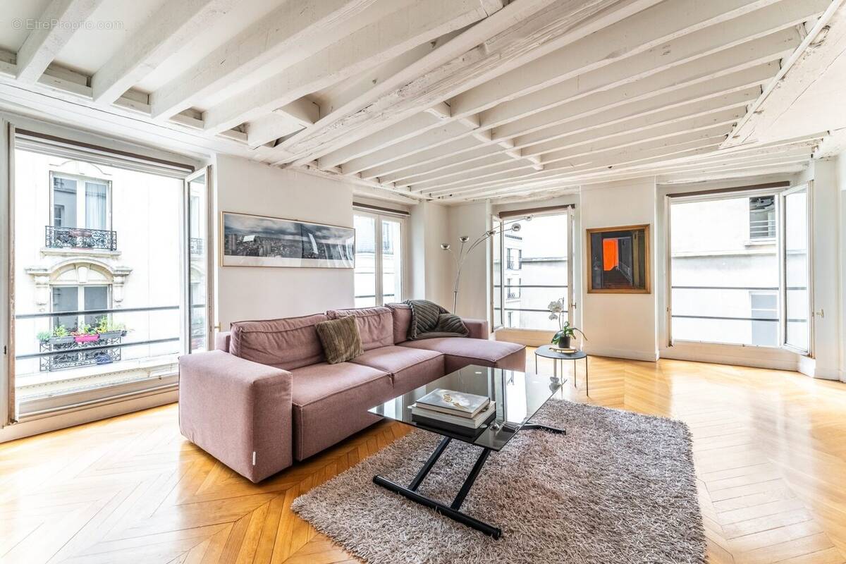 Appartement à PARIS-2E