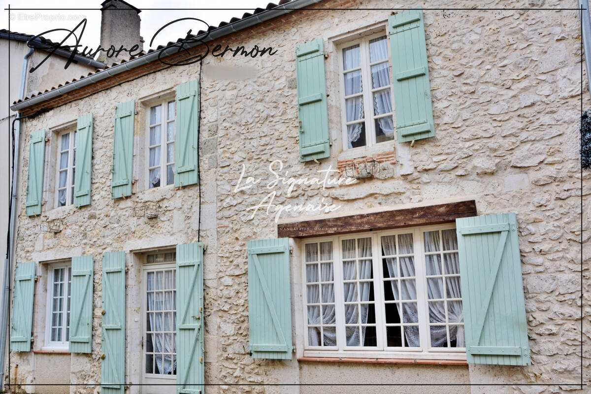 Maison à FEUGAROLLES