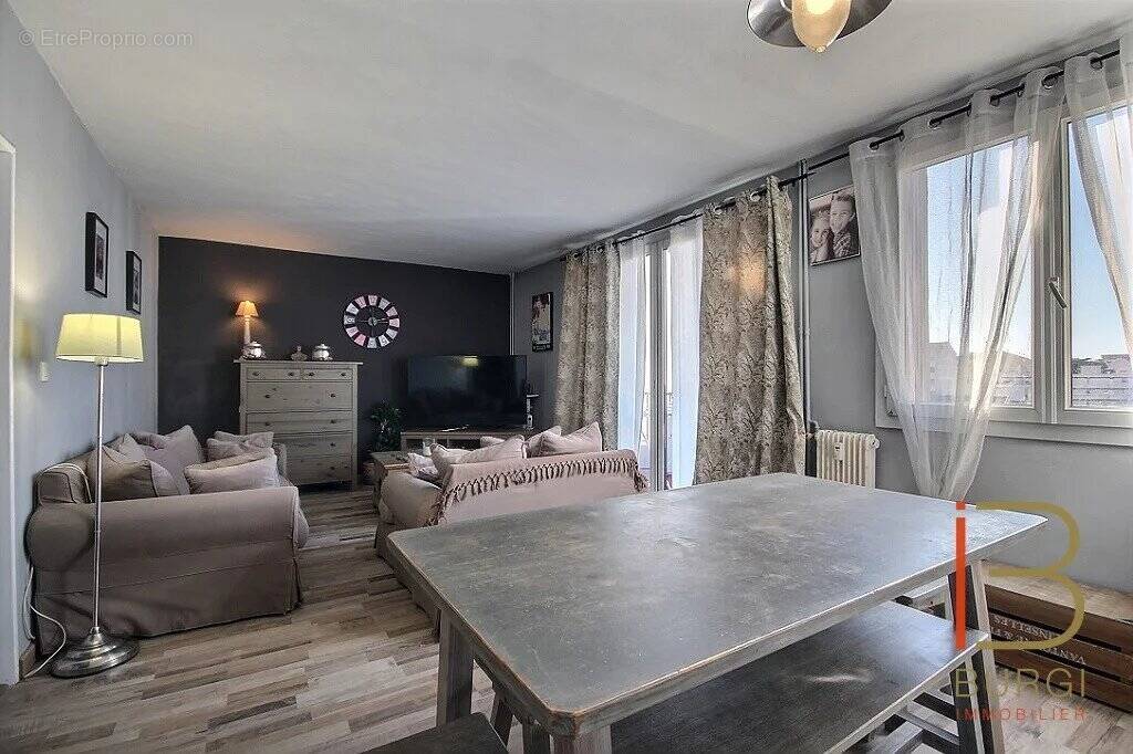 Appartement à SAINT-RAPHAEL